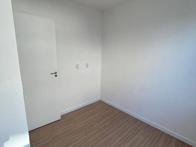 #110 - Apartamento para Venda em Paranaguá - PR